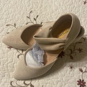 Nude Dress Shoes with Kitten Heels